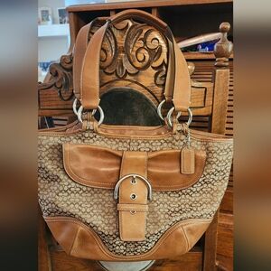 Elegant  Coach Tan Leather Women's Bag